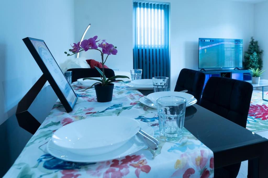 Luxury Ground Floor 2 Bedroom Apartment Free Wifi & Parking Шеффілд Екстер'єр фото